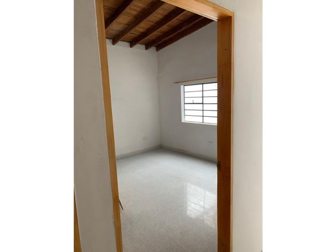 Casa de 5 alcobas en arriendo en Cerro Nutibara, Medellín, 324 m² · foto 14 de 16