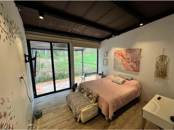 Casa de 3 alcobas en arriendo en Altos Del Escobero, Envigado, 320 m² · foto 9 de 17