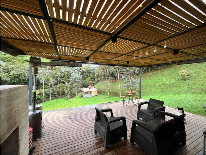 Casa de 3 alcobas en arriendo en Altos Del Escobero, Envigado, 320 m² · foto 11 de 17