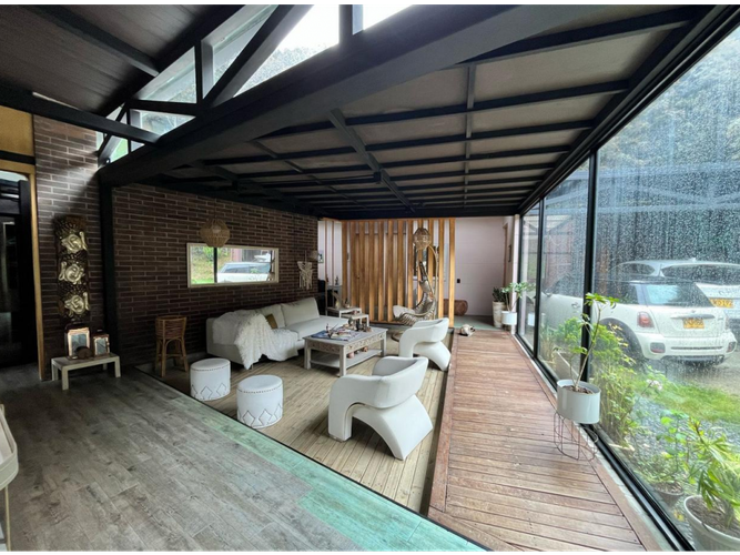 Casa de 3 alcobas en arriendo en Altos Del Escobero, Envigado, 320 m² · foto 13 de 17
