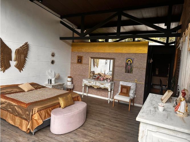 Casa de 3 alcobas en arriendo en Altos Del Escobero, Envigado, 320 m² · foto 14 de 17