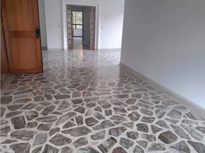 Apartamento de 3 alcobas en arriendo en Los Balsos, Medellín, 140 m² · foto 2 de 7
