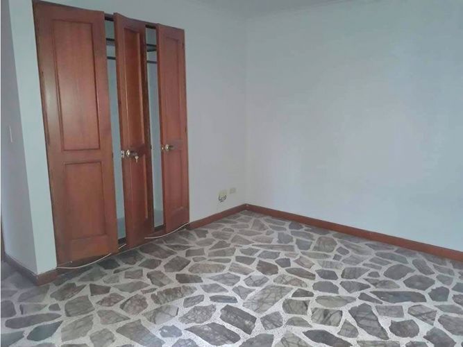 Apartamento de 3 alcobas en arriendo en Los Balsos, Medellín, 140 m² · foto 3 de 7