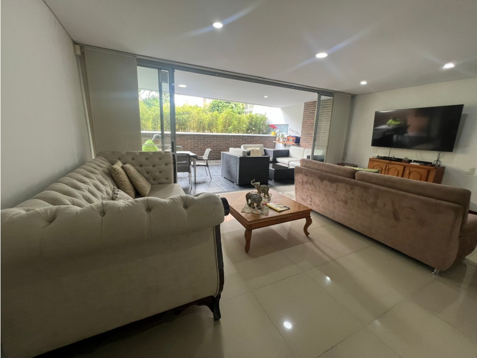 Apartamento en arriendo en Loma De Los Gonzalez, Medellín · foto 3 de 18