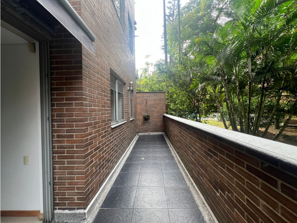 Apartamento en arriendo en Loma De Los Gonzalez, Medellín · foto 5 de 18