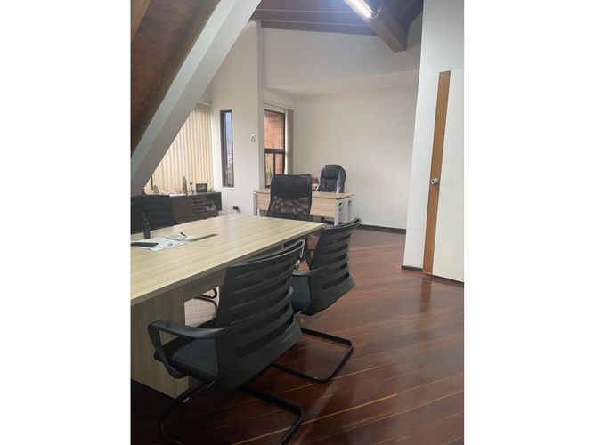 Oficina en arriendo en La Aguacatala, Medellín, 170 m² · foto 2 de 10