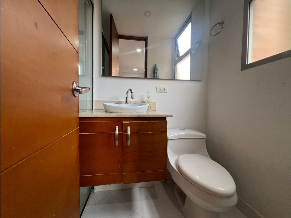 Apartamento en arriendo en Loma De Los Gonzalez, Medellín · foto 13 de 18