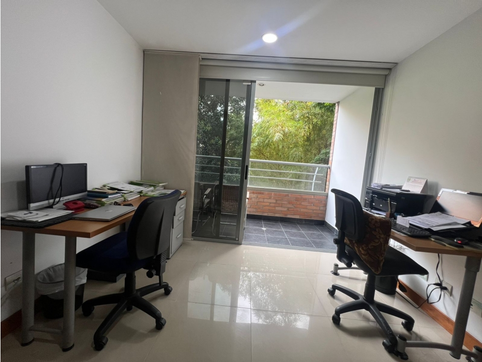 Apartamento en arriendo en Loma De Los Gonzalez, Medellín · foto 15 de 18