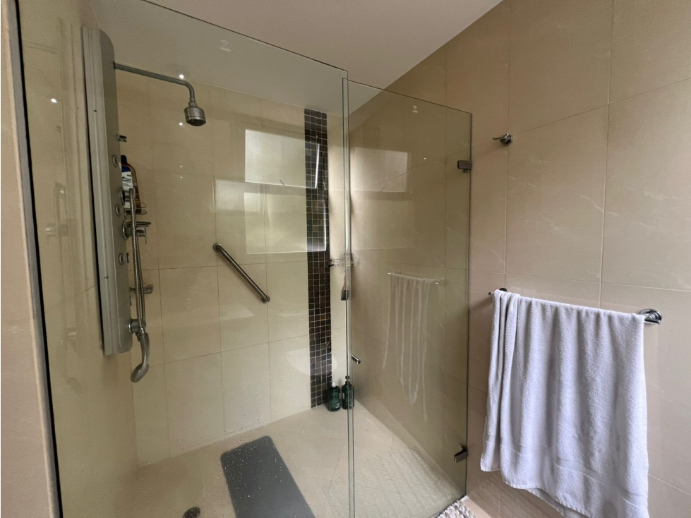 Apartamento en arriendo en Loma De Los Gonzalez, Medellín · foto 16 de 18