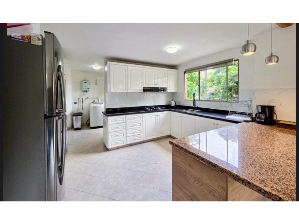 Apartamento en arriendo en Milla De Oro, Medellín · foto 4 de 15