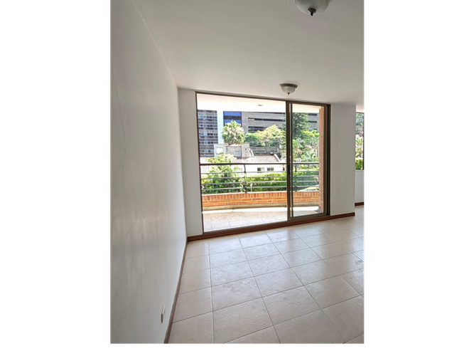 Apartamento de 2 alcobas en venta en Transversal Superior, Medellín, 82 m² · foto 2 de 24