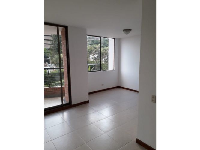 Apartamento de 2 alcobas en venta en Transversal Superior, Medellín, 82 m² · foto 4 de 24