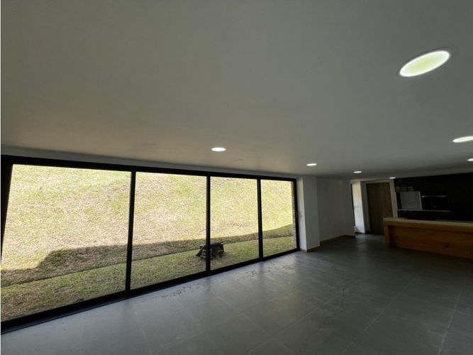 Casa de 3 alcobas en venta en Loma Del Escobero, Envigado, 320 m² · foto 5 de 20