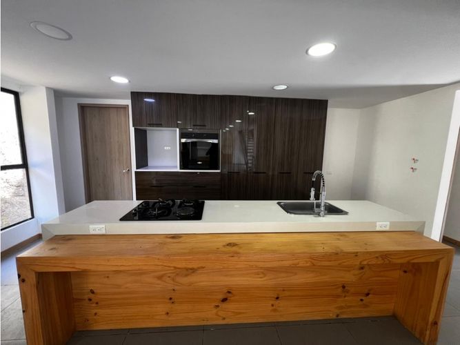 Casa de 3 alcobas en venta en Loma Del Escobero, Envigado, 320 m² · foto 8 de 20