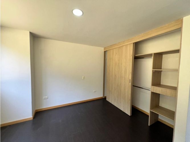 Casa de 3 alcobas en venta en Loma Del Escobero, Envigado, 320 m² · foto 10 de 20