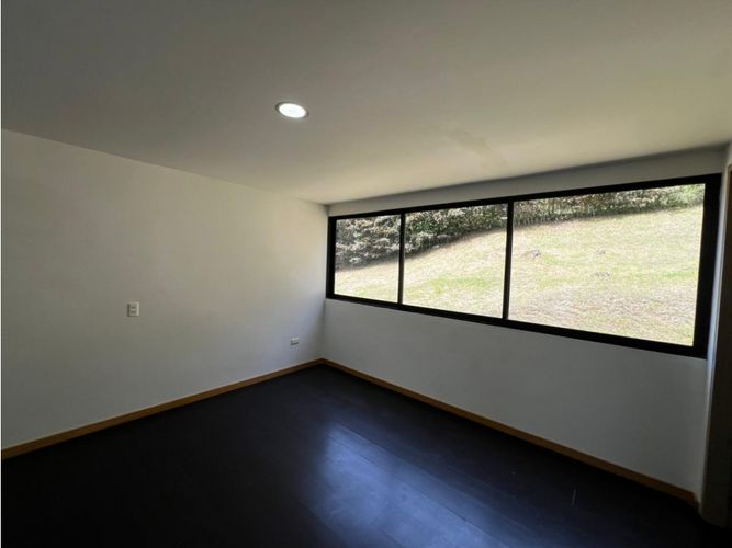 Casa de 3 alcobas en venta en Loma Del Escobero, Envigado, 320 m² · foto 11 de 20