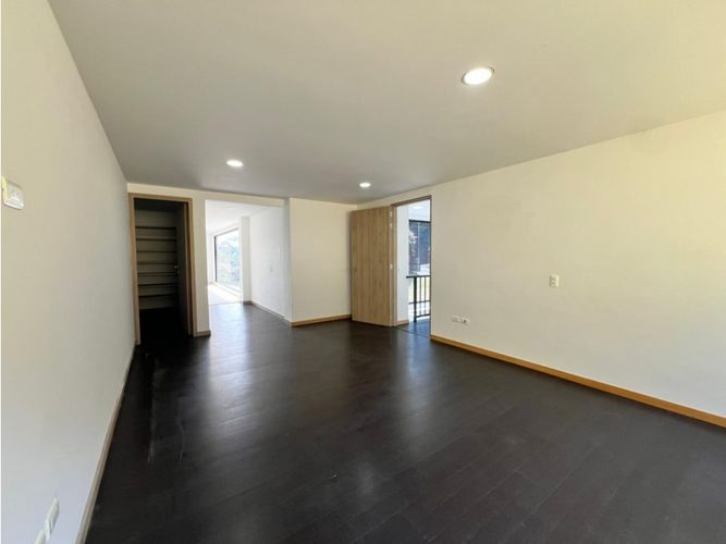 Casa de 3 alcobas en venta en Loma Del Escobero, Envigado, 320 m² · foto 13 de 20