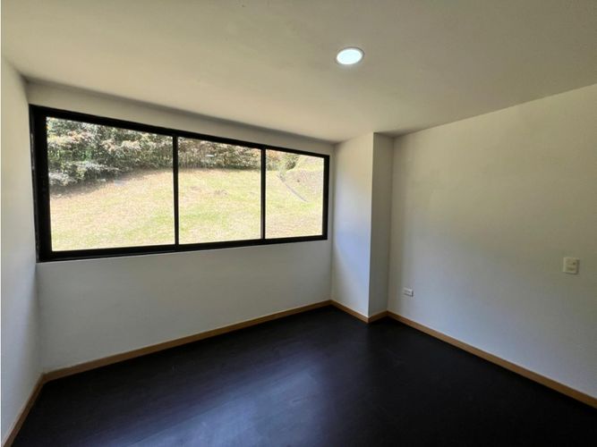 Casa de 3 alcobas en venta en Loma Del Escobero, Envigado, 320 m² · foto 14 de 20
