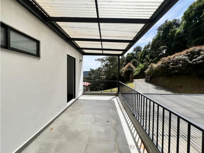 Casa de 3 alcobas en venta en Loma Del Escobero, Envigado, 320 m² · foto 17 de 20