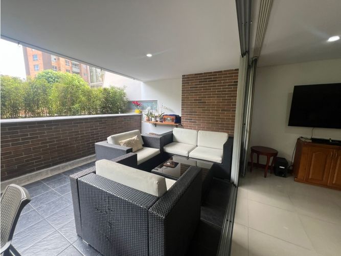 Apartamento en venta en Loma De Los Gonzalez, Medellín · foto 8 de 18