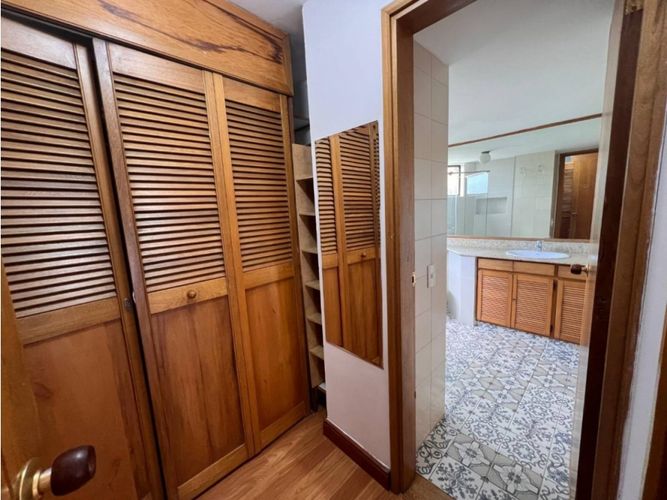 Apartamento de 3 alcobas en arriendo en Los Balsos, Medellín, 200 m² · foto 10 de 18