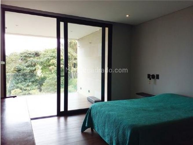 Casa de 3 alcobas en venta en Las Palmas, Envigado, 455 m² · foto 16 de 20