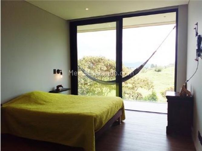 Casa de 3 alcobas en venta en Las Palmas, Envigado, 455 m² · foto 17 de 20