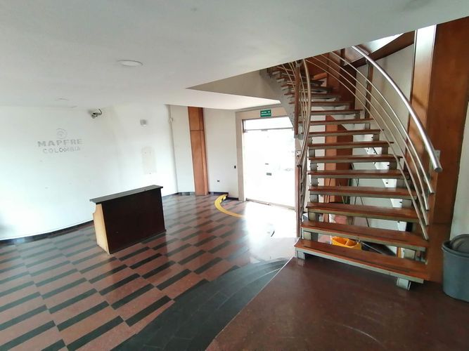 Edificio en venta en Ciudad Capri, Cali, 2908 m² · foto 3 de 24