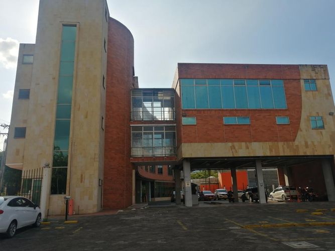 Edificio en venta en Ciudad Capri, Cali, 2908 m² · foto 6 de 24