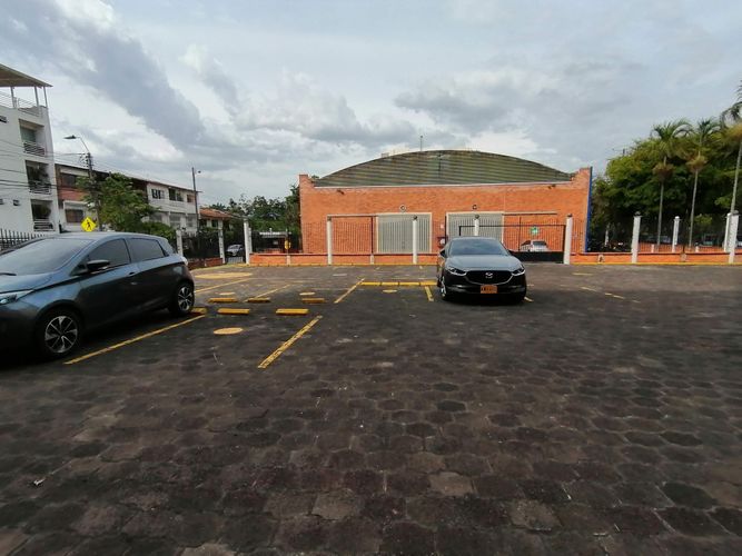 Edificio en venta en Ciudad Capri, Cali, 2908 m² · foto 9 de 24