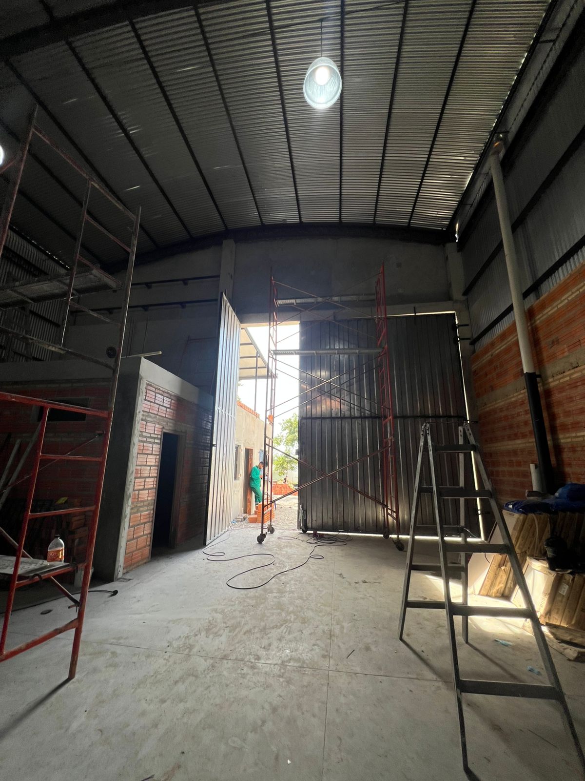 ALQUILO O VENDO TINGLADO EN MARIANO ROQUE ALONSO — foto 2