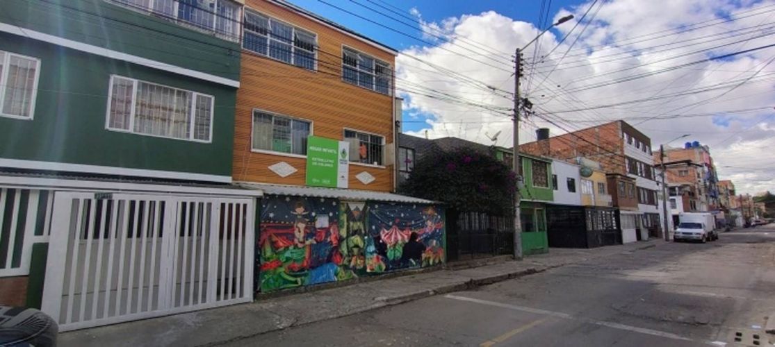 Casa de 5 alcobas en venta en Nuevo Kennedy, Bogotá, 367 m² · foto 2 de 17