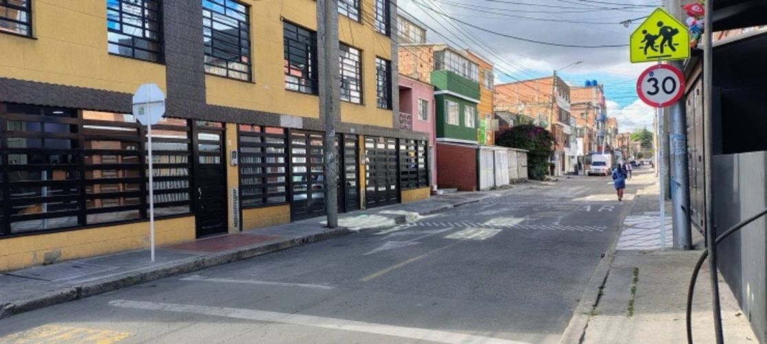 Casa de 5 alcobas en venta en Nuevo Kennedy, Bogotá, 367 m² · foto 6 de 17