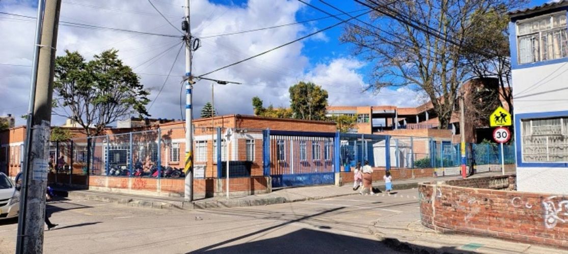 Casa de 5 alcobas en venta en Nuevo Kennedy, Bogotá, 367 m² · foto 8 de 17
