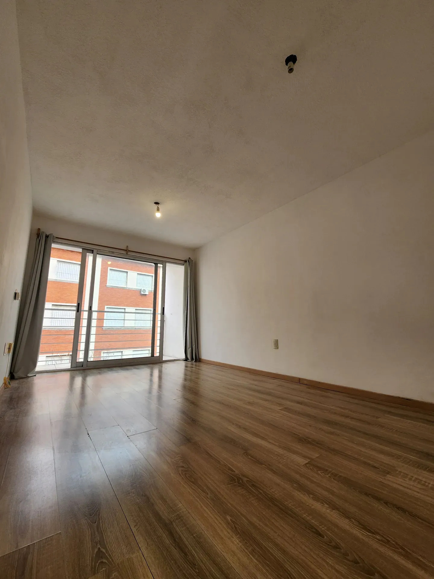 Alquiler Amplio Monoambiente En Pocitos · Foto 1