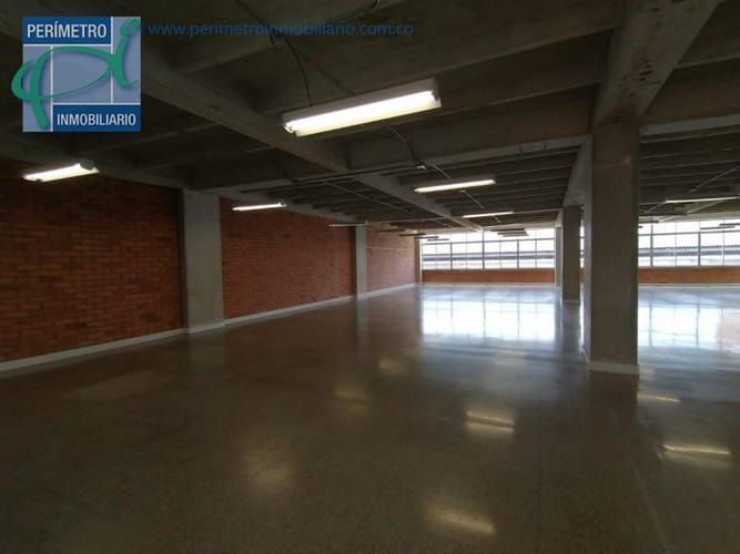 Local en arriendo en Noel, Medellín, 396 m² · foto 2 de 5
