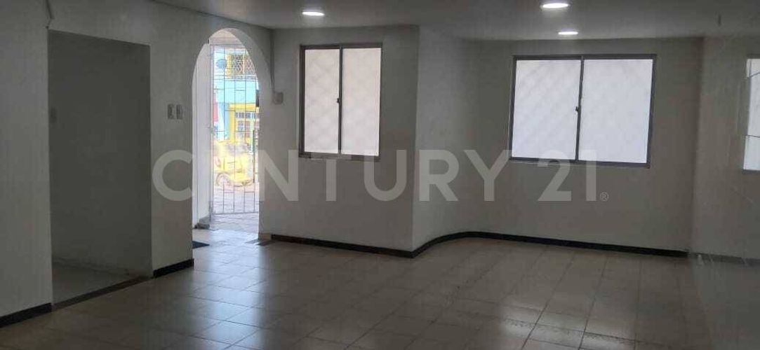 Oficina en arriendo en Barzal Sur, Villavicencio, 300 m² · foto 2 de 10