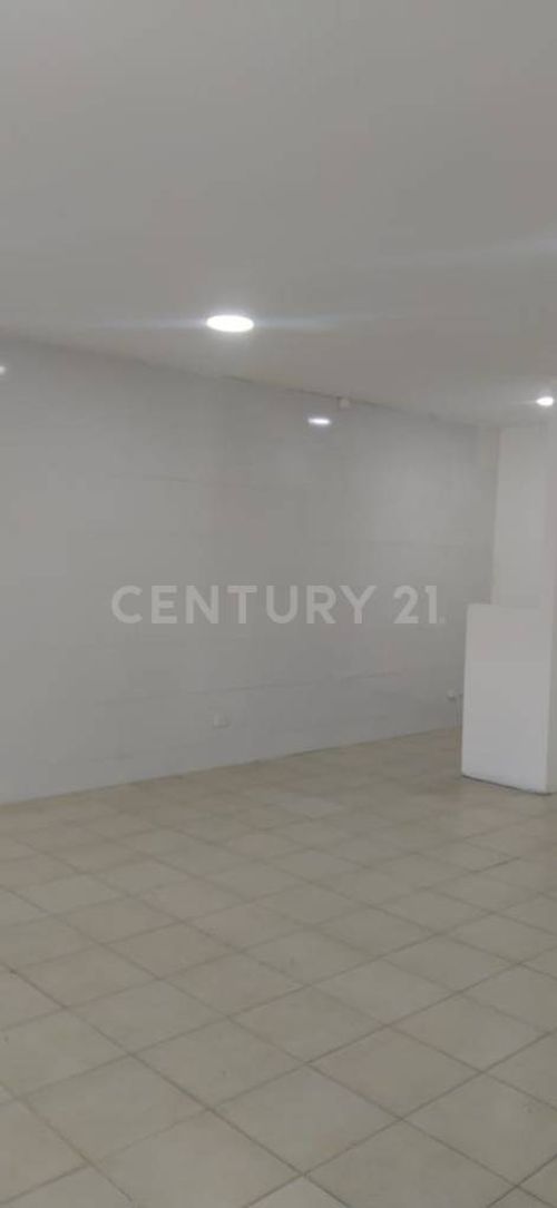 Oficina en arriendo en Barzal Sur, Villavicencio, 300 m² · foto 9 de 10