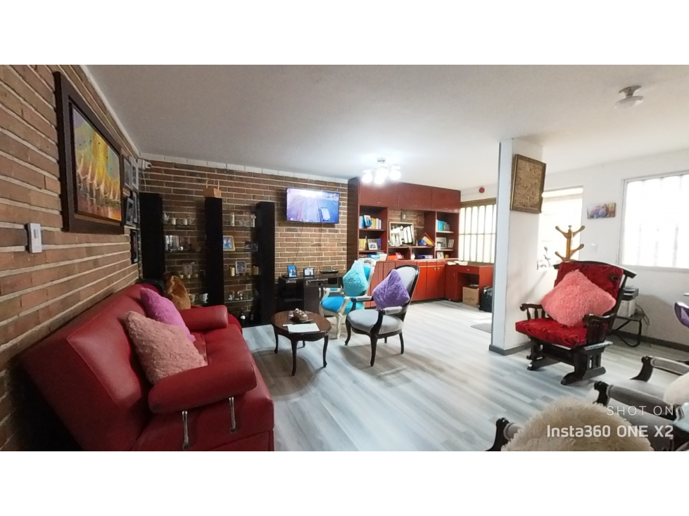 Casa en venta en Engativá, Bogotá · foto 3 de 13