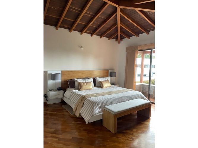 Casa de 4 alcobas en venta en Loma Del Escobero, Envigado, 520 m² · foto 7 de 15