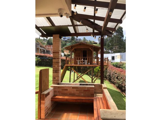 Casa de 4 alcobas en venta en Loma Del Escobero, Envigado, 520 m² · foto 9 de 15
