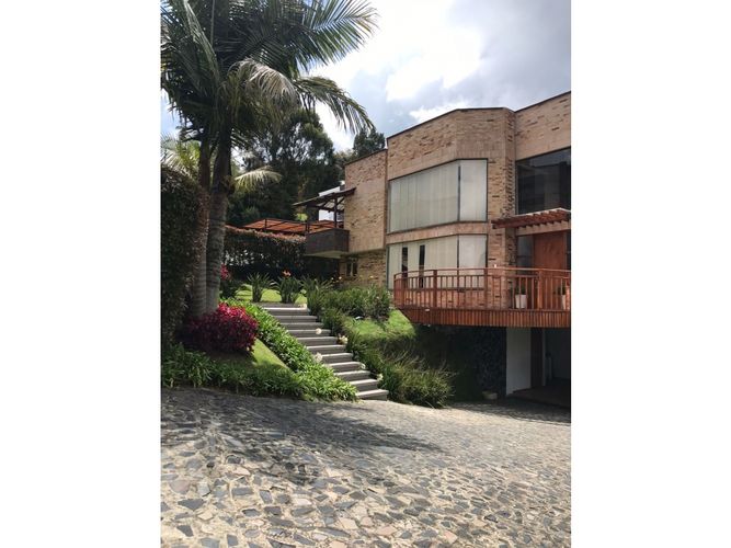 Casa de 4 alcobas en venta en Loma Del Escobero, Envigado, 520 m² · foto 10 de 15
