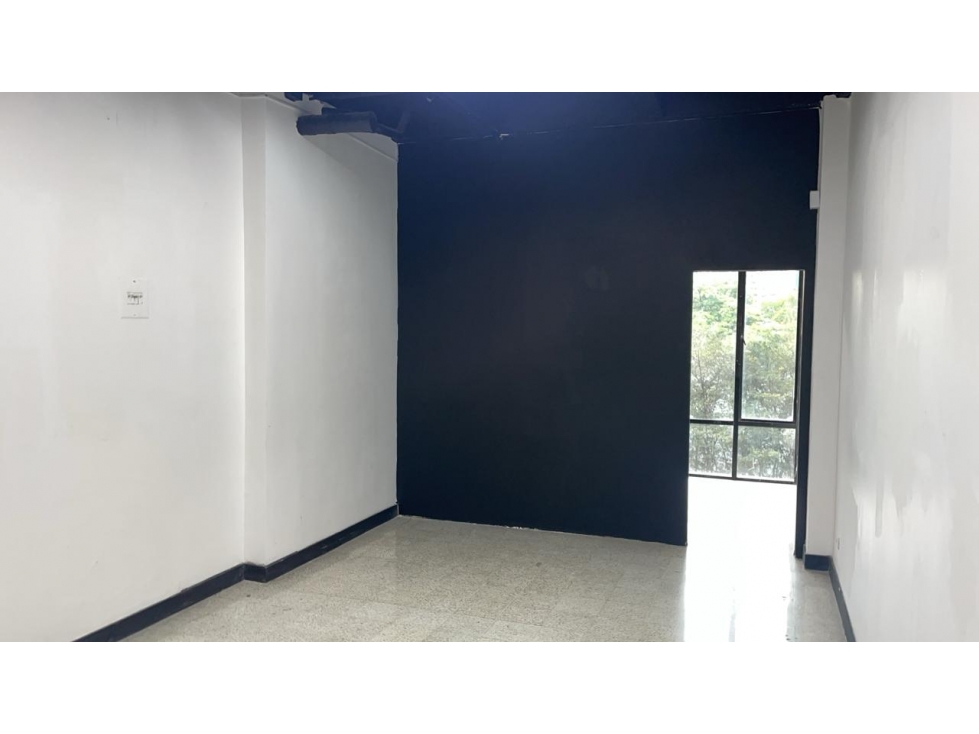 Local en arriendo en Milla De Oro, Medellín, 35 m² · foto 3 de 4