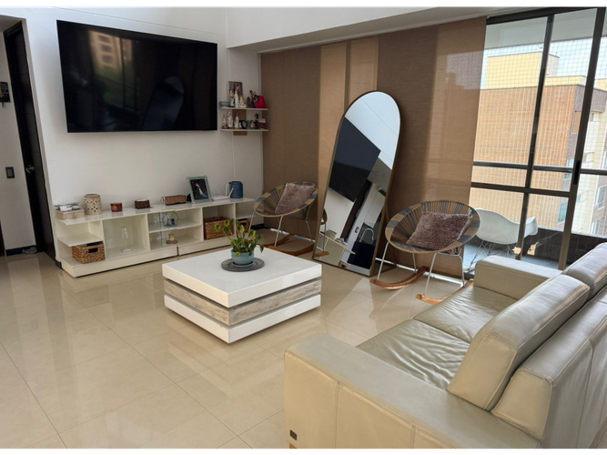 Apartamento de 4 alcobas en venta en Bosques De Zuñiga, Envigado, 198 m² · foto 2 de 18