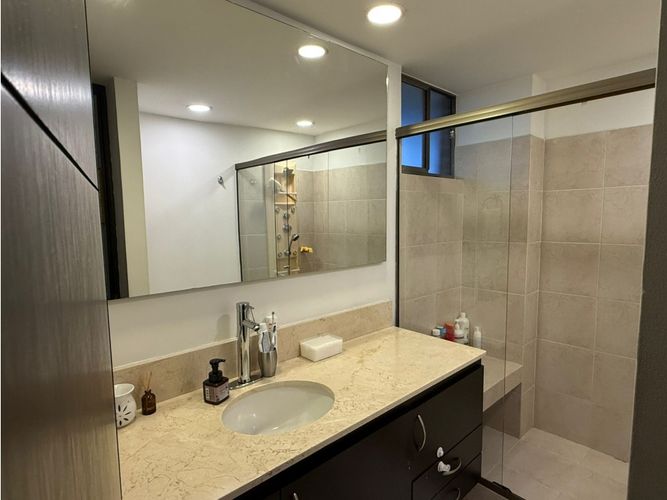 Apartamento de 4 alcobas en venta en Bosques De Zuñiga, Envigado, 198 m² · foto 16 de 18