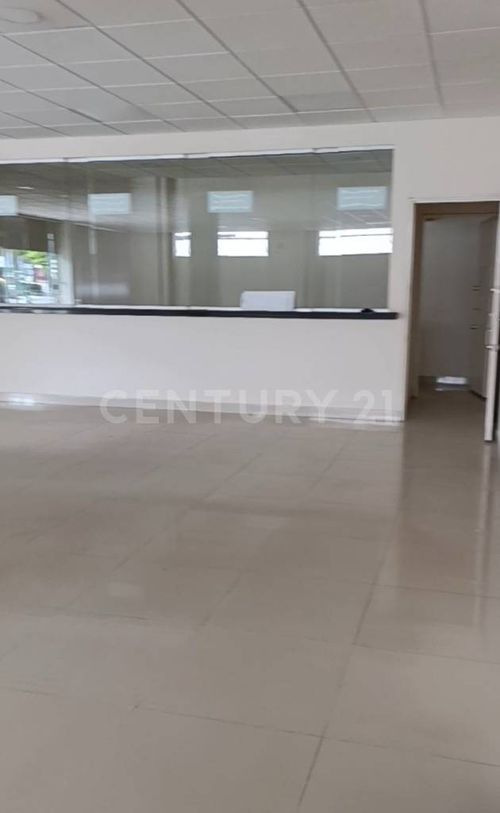 Local en arriendo en Ay Mi Llanura, Villavicencio, 400 m² · foto 3 de 13