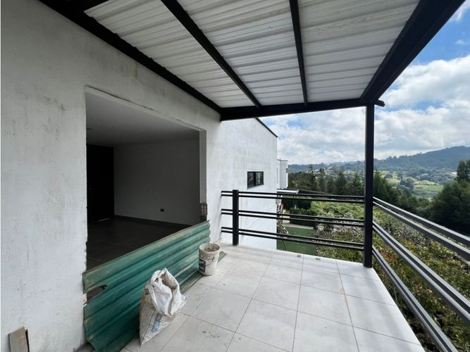 Apartamento de 2 alcobas en arriendo en Loma Del Escobero, Medellín, 133 m² · foto 6 de 18