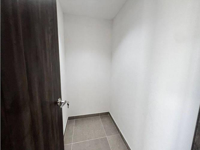 Apartamento de 2 alcobas en arriendo en Loma Del Escobero, Medellín, 133 m² · foto 14 de 18