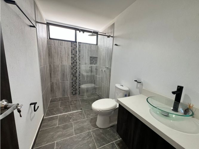 Apartamento de 2 alcobas en arriendo en Loma Del Escobero, Medellín, 133 m² · foto 16 de 18