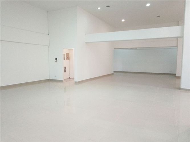 Local en venta en Colombia, Medellín, 300 m² · foto 5 de 12
